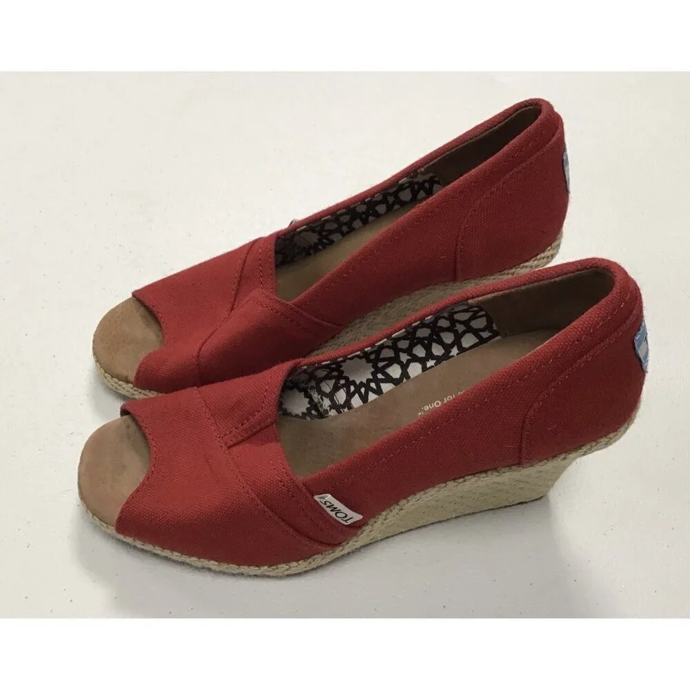TOMS Womens Classic Wedge Size 6 Red Sandal Cork Boho Chic Bohemian Preppy ❤️